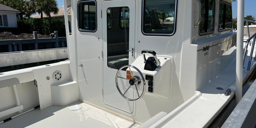 Parker 2530 Extended Sport Cabin