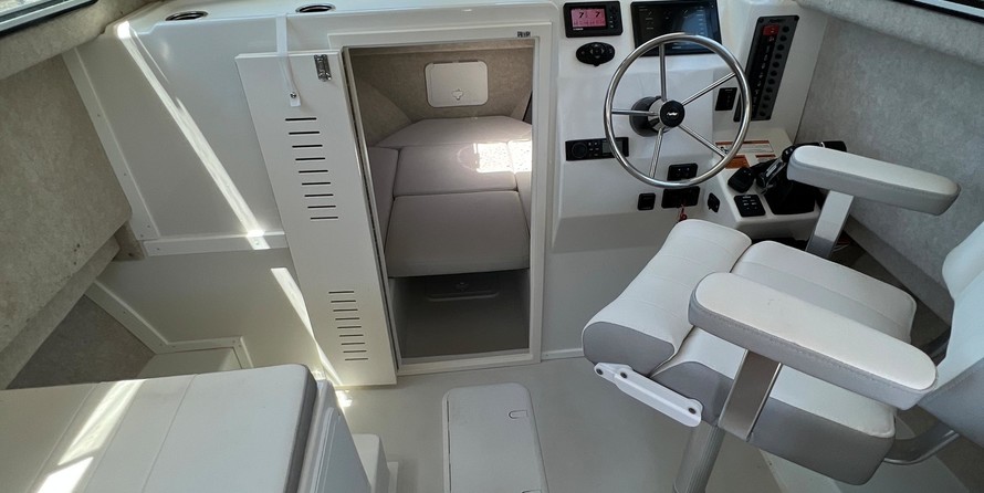 Parker 2530 Extended Sport Cabin