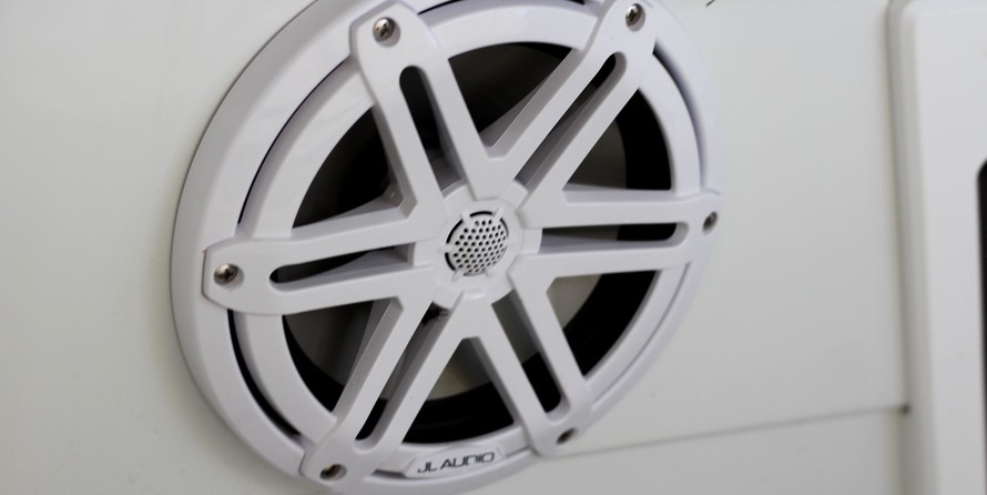 Formula 350 Crossover Bowrider