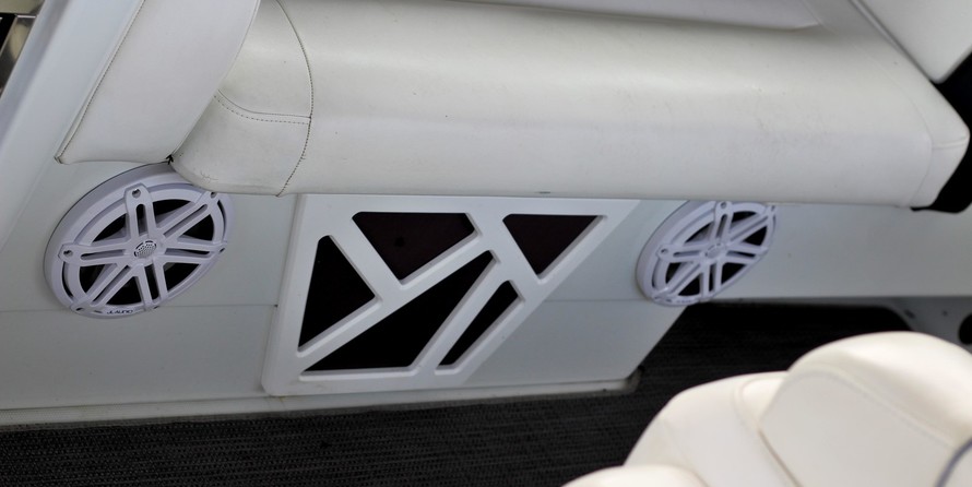 Formula 350 Crossover Bowrider