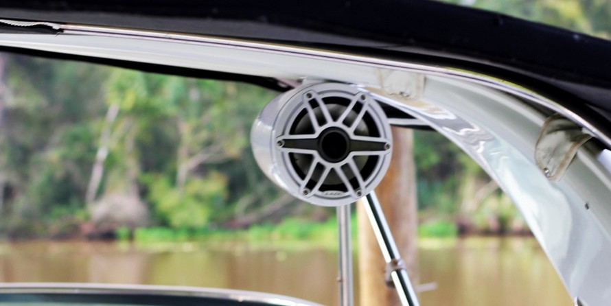 Formula 350 Crossover Bowrider