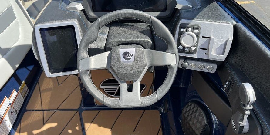 Malibu Wakesetter 23 LSV