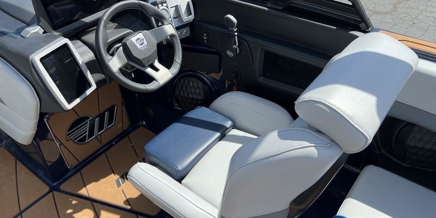 Malibu Wakesetter 23 LSV