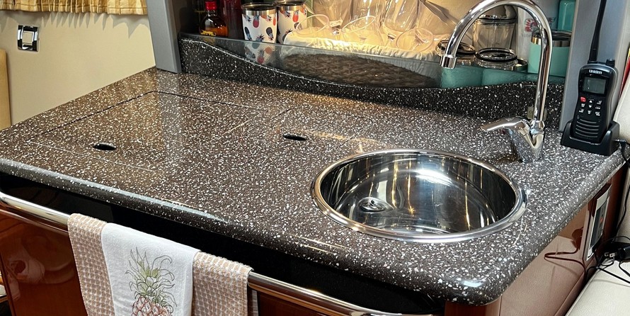 Formula 350 Sun Sport