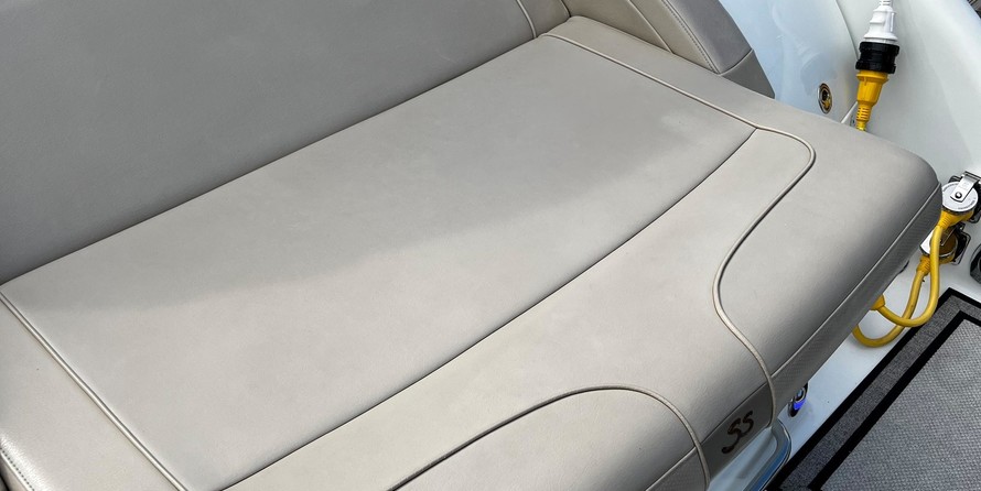 Formula 350 Sun Sport