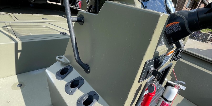 Tracker Grizzly 1860 MVX CC Sportsman