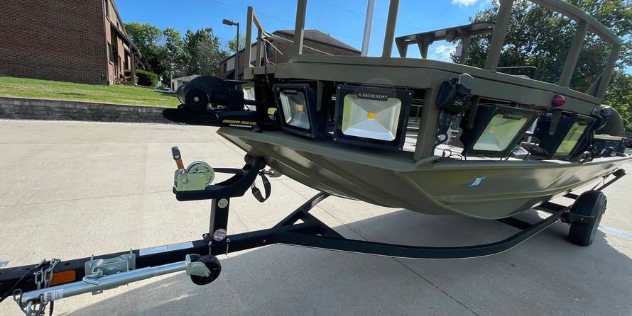 Tracker Grizzly 1860 MVX CC Sportsman