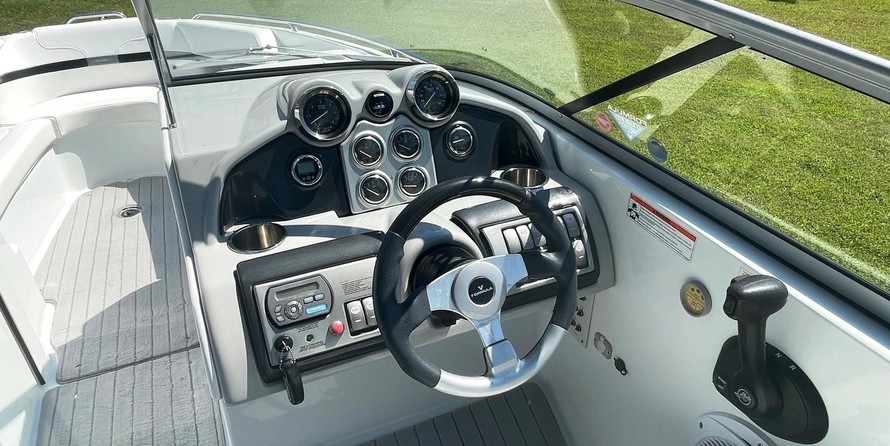 Formula 240 Bowrider