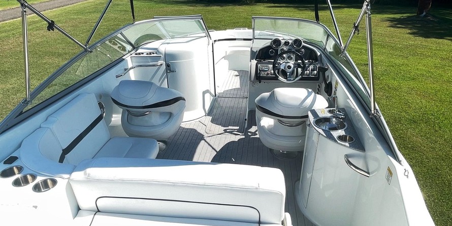 Formula 240 Bowrider