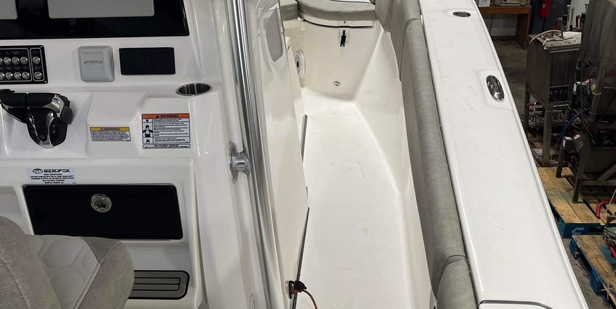 288 Sea Fox Commander