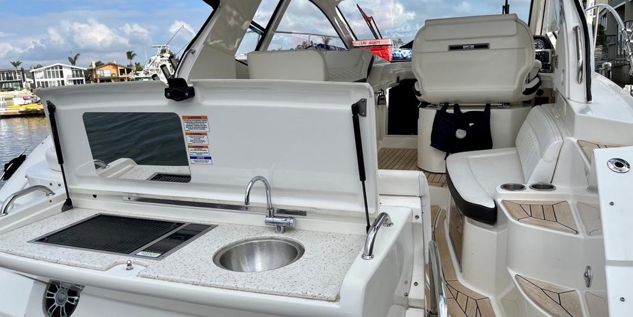 Sea Ray Sundancer 350 Coupe