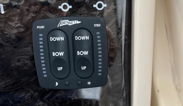 Sea Ray Sundancer 350 Coupe