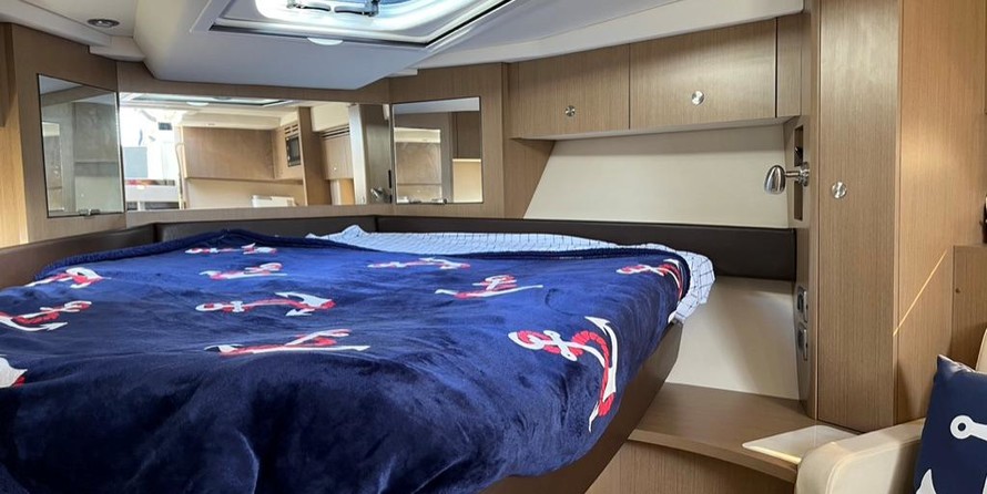 Sea Ray Sundancer 350 Coupe