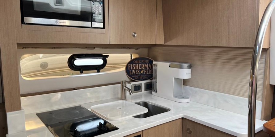 Sea Ray Sundancer 350 Coupe