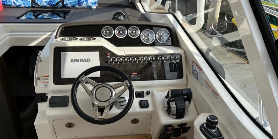 Sea Ray Sundancer 350 Coupe