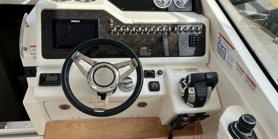 Sea Ray Sundancer 350 Coupe