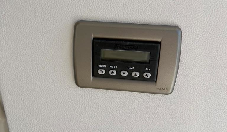 Sea Ray Sundancer 350 Coupe