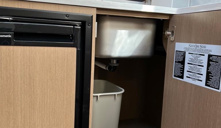 Sea Ray Sundancer 350 Coupe