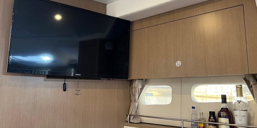 Sea Ray Sundancer 350 Coupe