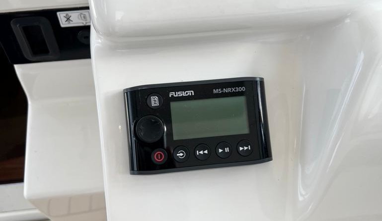 Sea Ray Sundancer 350 Coupe