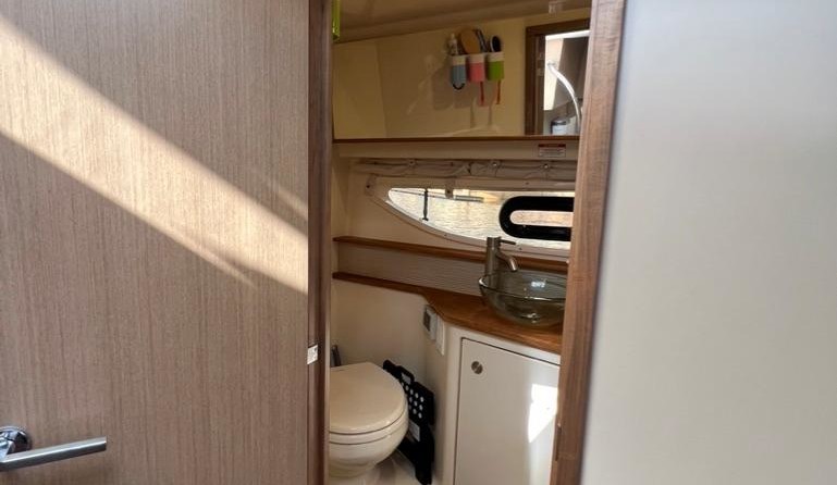 Sea Ray Sundancer 350 Coupe