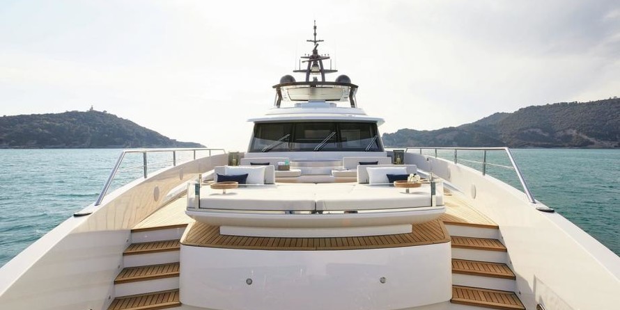 AZIMUT GRANDE 38 METRI TRI-DECK