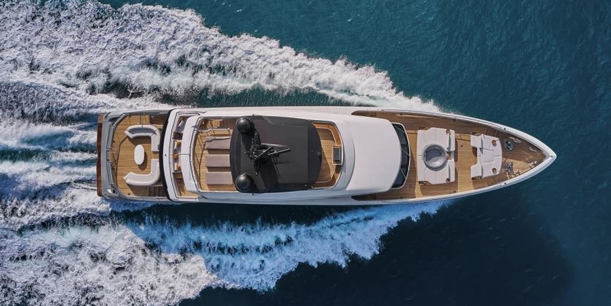 AZIMUT GRANDE 38 METRI TRI-DECK