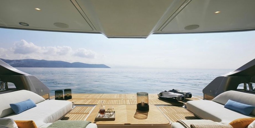 AZIMUT GRANDE 38 METRI TRI-DECK