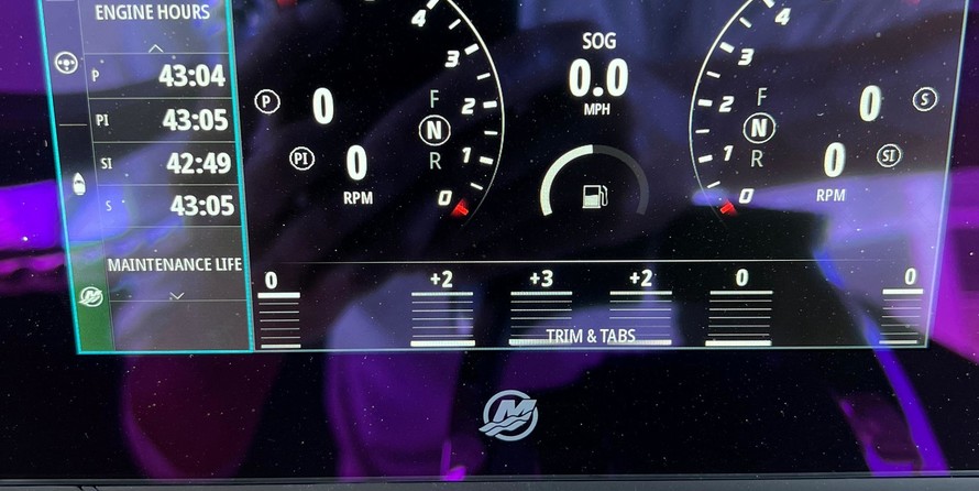 Boston Whaler 420 Outrage