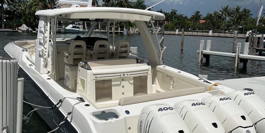 Boston Whaler 420 Outrage