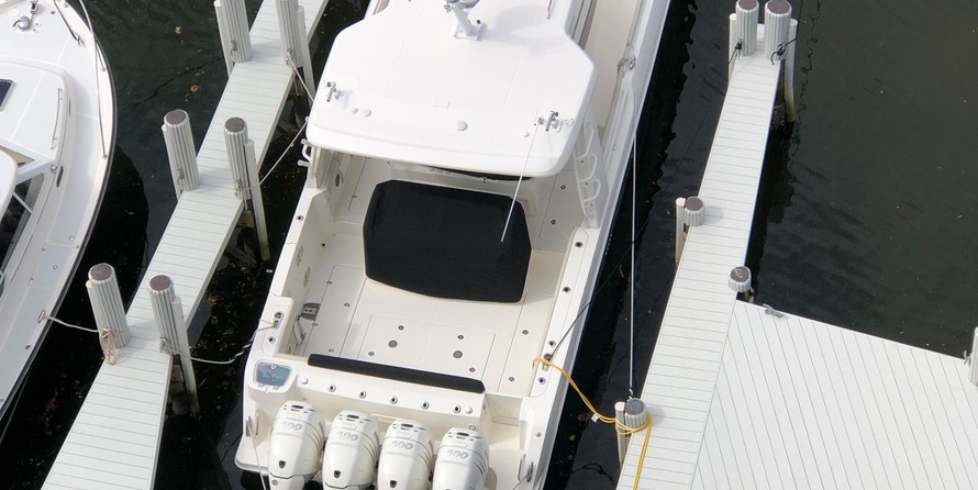 Boston Whaler 420 Outrage