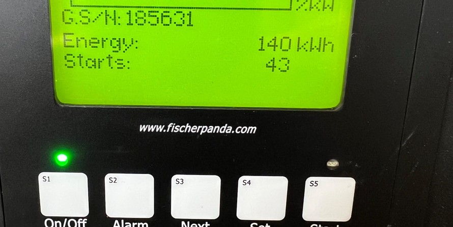 Boston Whaler 420 Outrage