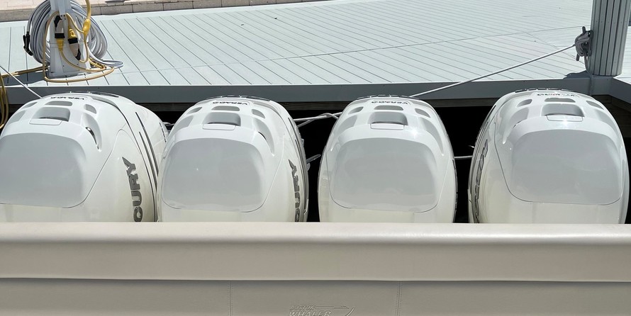 Boston Whaler 420 Outrage