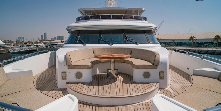 Majesty Yachts 135