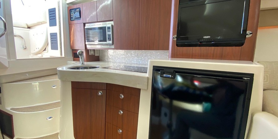 Grady-White Express 330