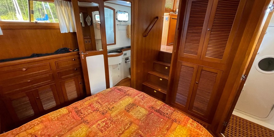 Swordsman 40 aft cabin