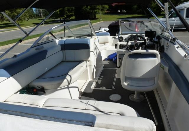 Bayliner 190 Deck Boat