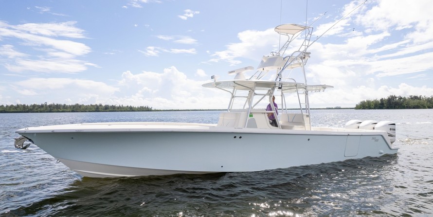 SeaVee 390