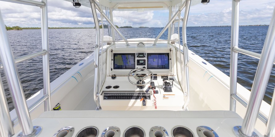 SeaVee 390