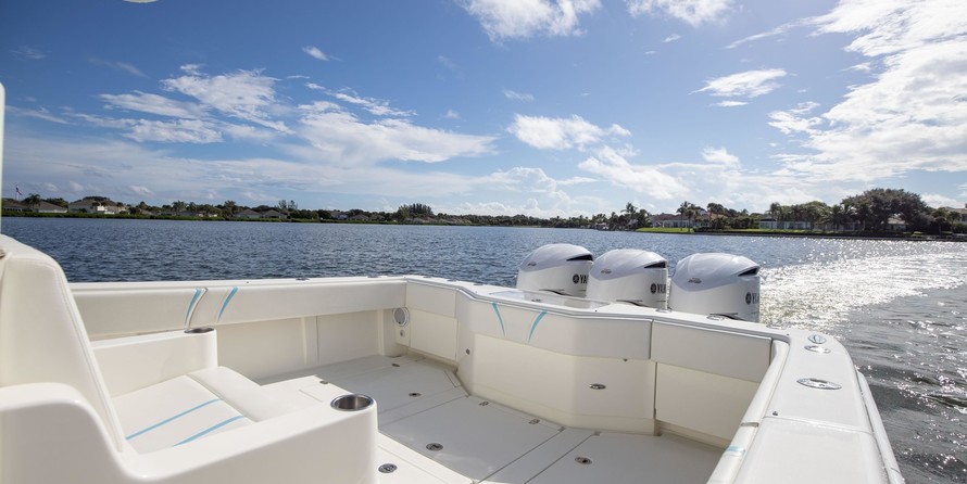 SeaVee 390