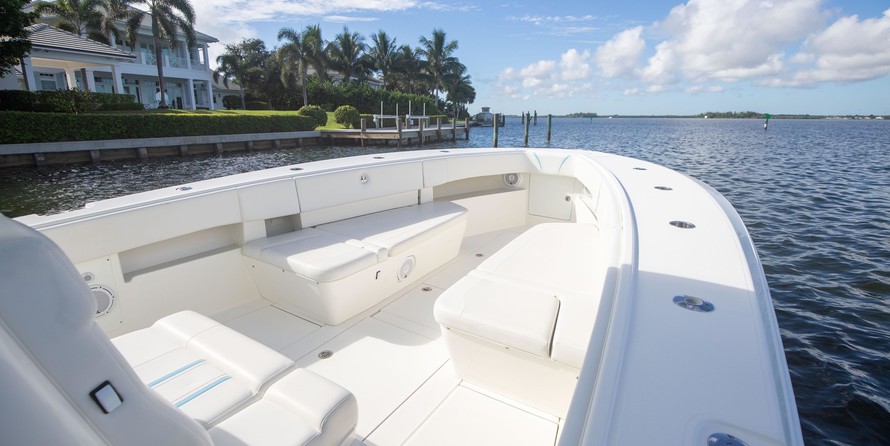 SeaVee 390