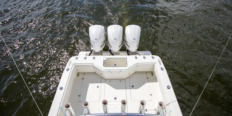 SeaVee 390