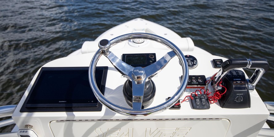 SeaVee 390