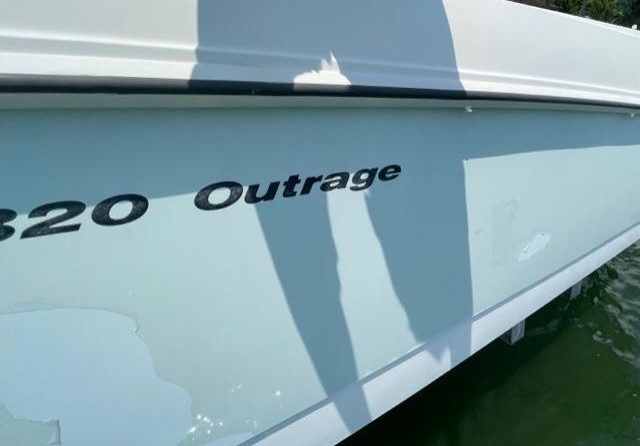 Boston Whaler 320 Outrage