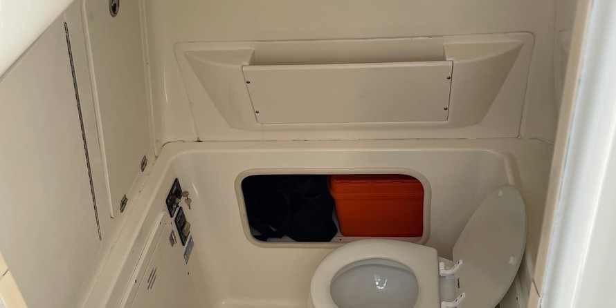 Boston Whaler 320 Outrage