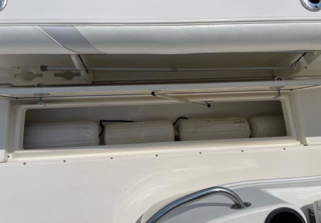 Boston Whaler 320 Outrage