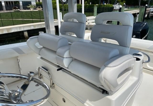 Boston Whaler 320 Outrage
