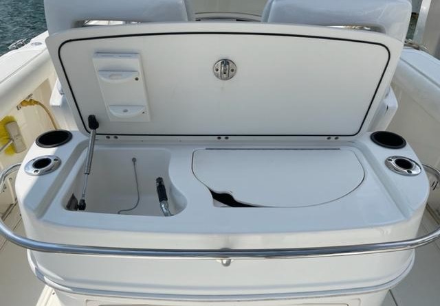 Boston Whaler 320 Outrage