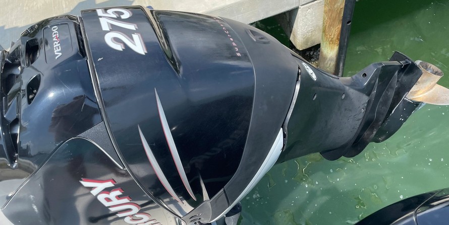 Boston Whaler 320 Outrage