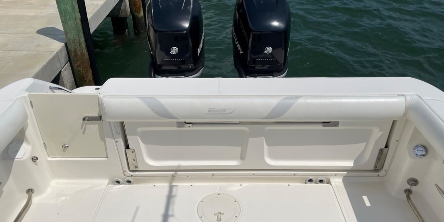 Boston Whaler 320 Outrage